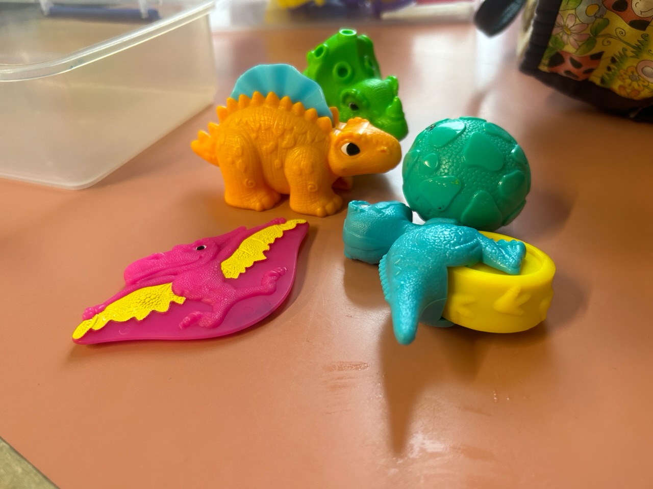 A4092 Dinosour playdough molds